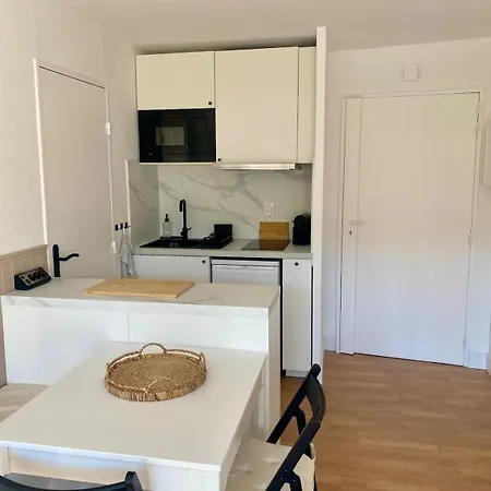 Apartment Centre - Wifi- Clim - Parking - *
